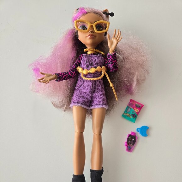 MONSTER HIGH Clawdeen Wolf - Picture 3 of 5